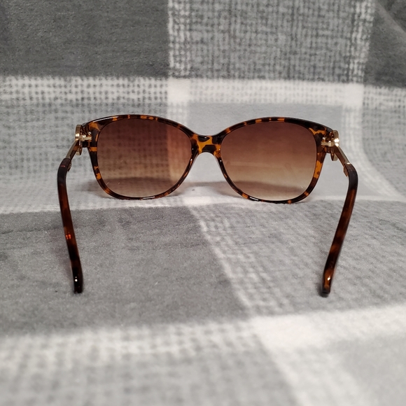 Michael Kor Sunglasses - Picture 4 of 9